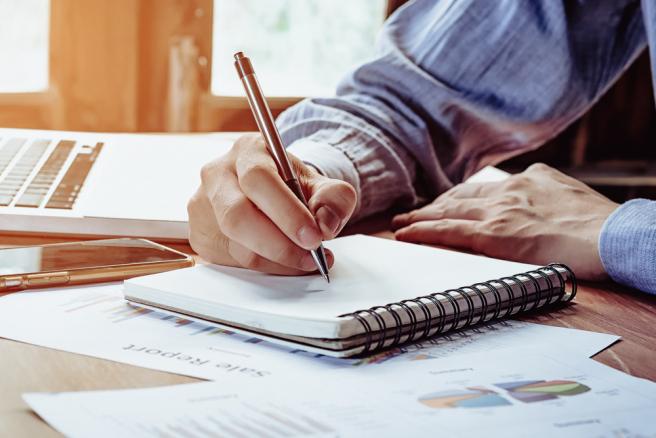 Authorship: Who should be the author of a research paper