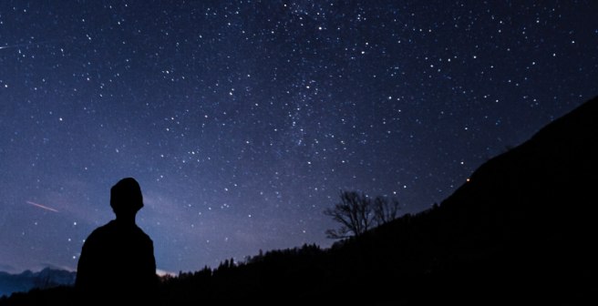 Researchers study the origin of life in space through chemical reactions