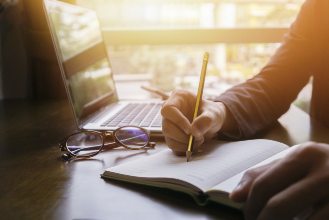 Writing research papers in English: A guide for non-native speakers