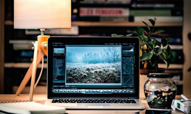  The ins and outs of a grad student’s desk