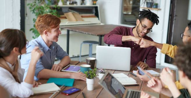 Networking made easy: Top 10 tips for the smart and savvy researcher