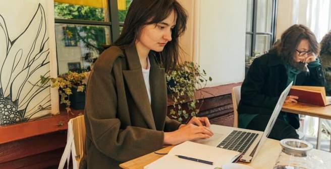 Join the “Shut up and write” co-working session to meet your writing deadlines