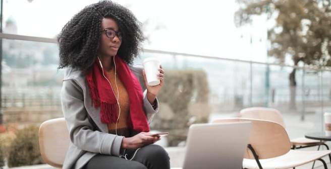 Responsibilities of a peer reviewer toward editors and authors