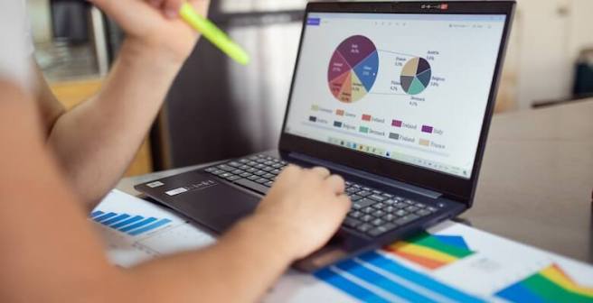 Graphical abstracts or infographics: What should you use to communicate your research?