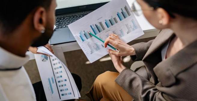 Cluster analysis of big biomedical data: A how-to guide
